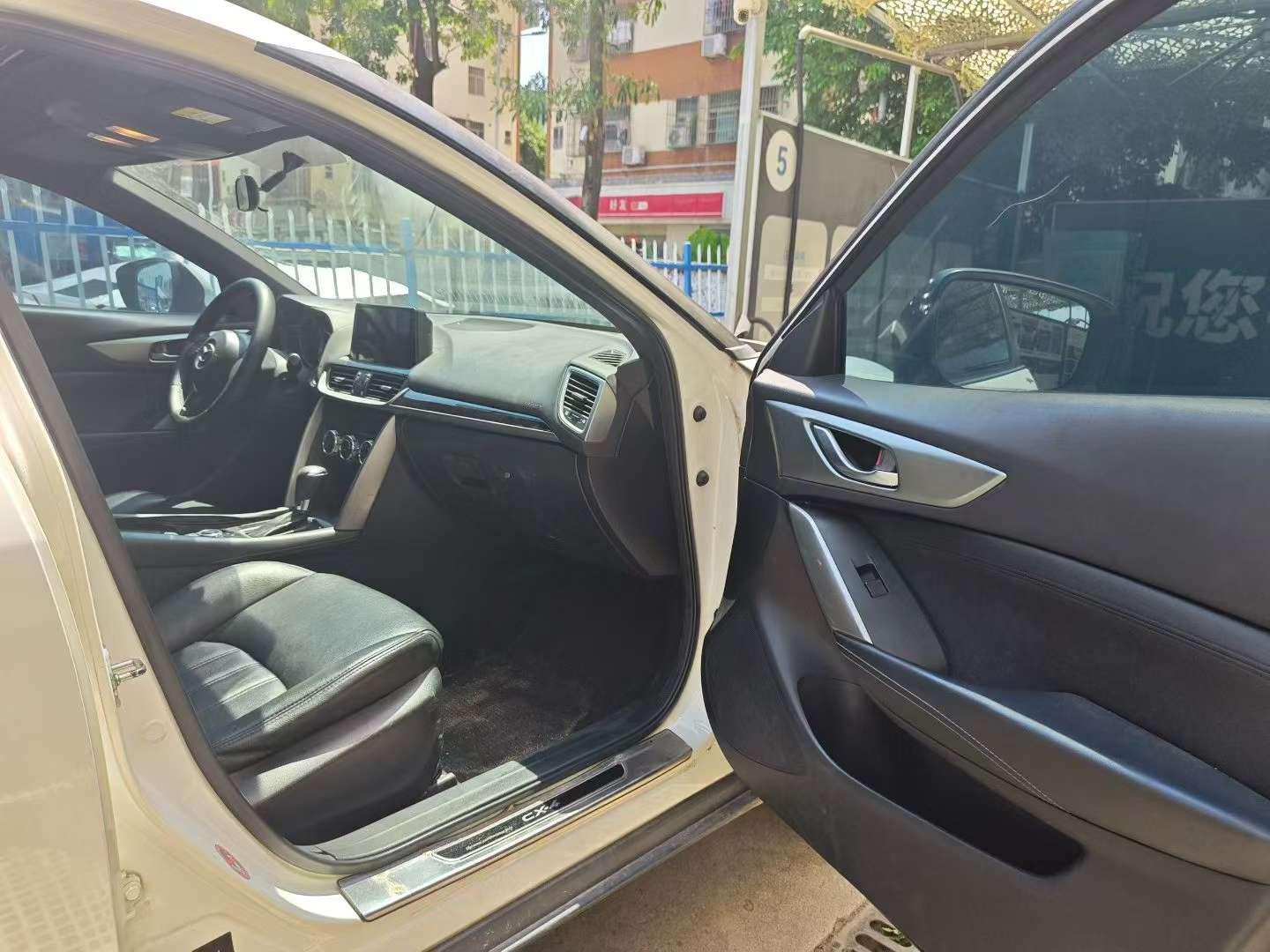 Mazda CX-4 2.0L Automatic Two-Wheel Drive Blue Sky Vitality Edition 6