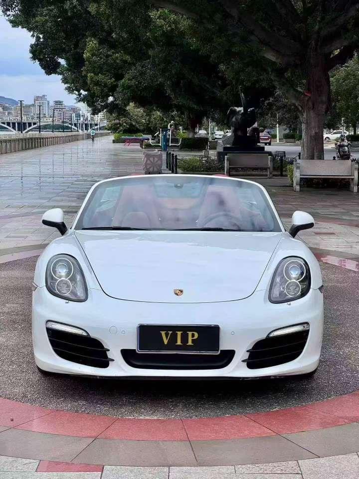 Porsche Boxster 2015 2.7L Platinum Edition 2