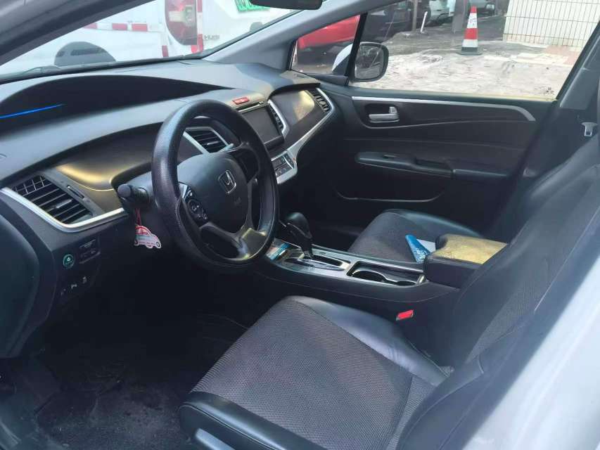 Honda Jade 1.8L 5-Seat Automatic Elite Edition 2