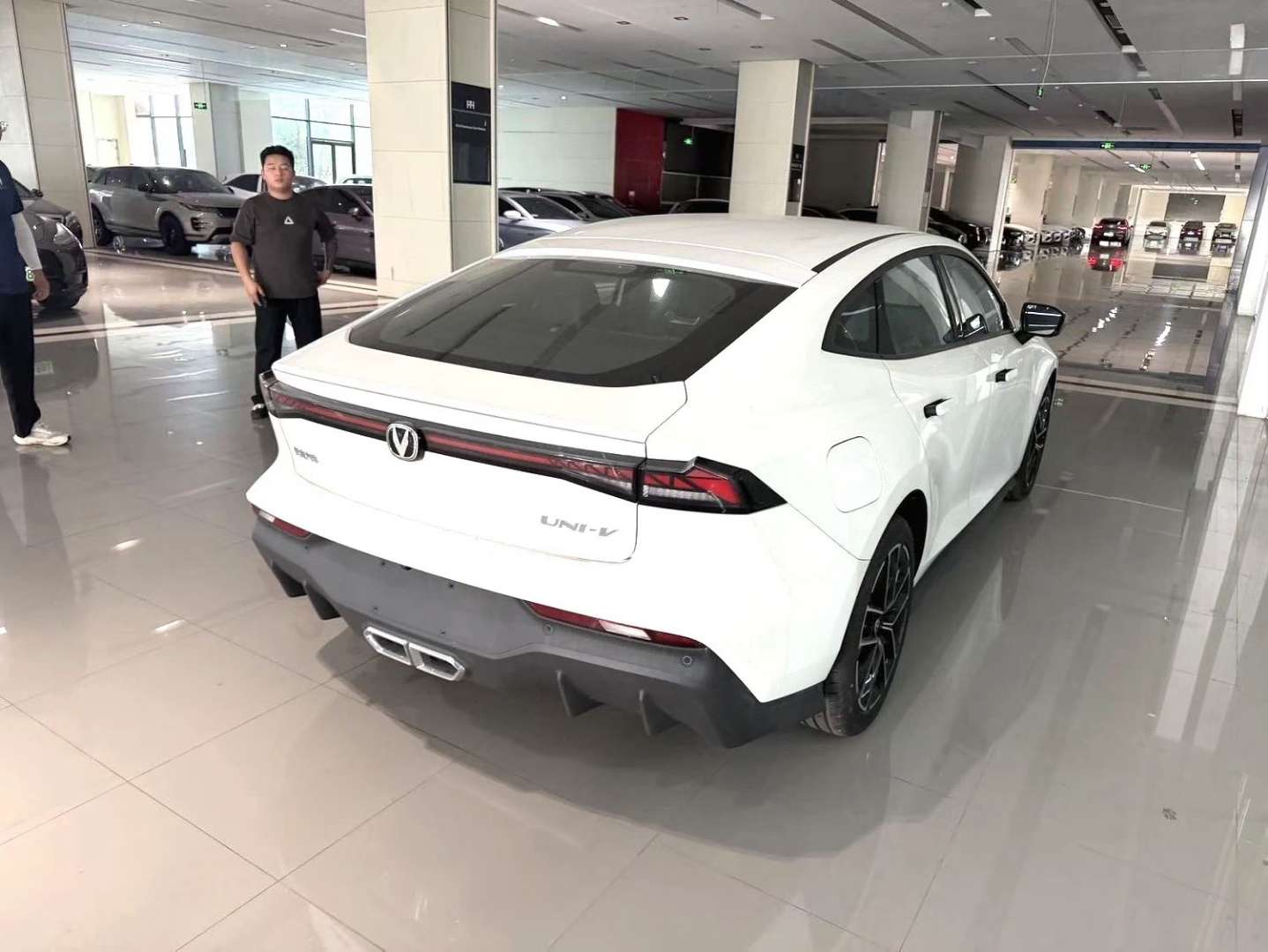 Changan UNI-V iDD 1.5 CVT BlueCore 136KM 7
