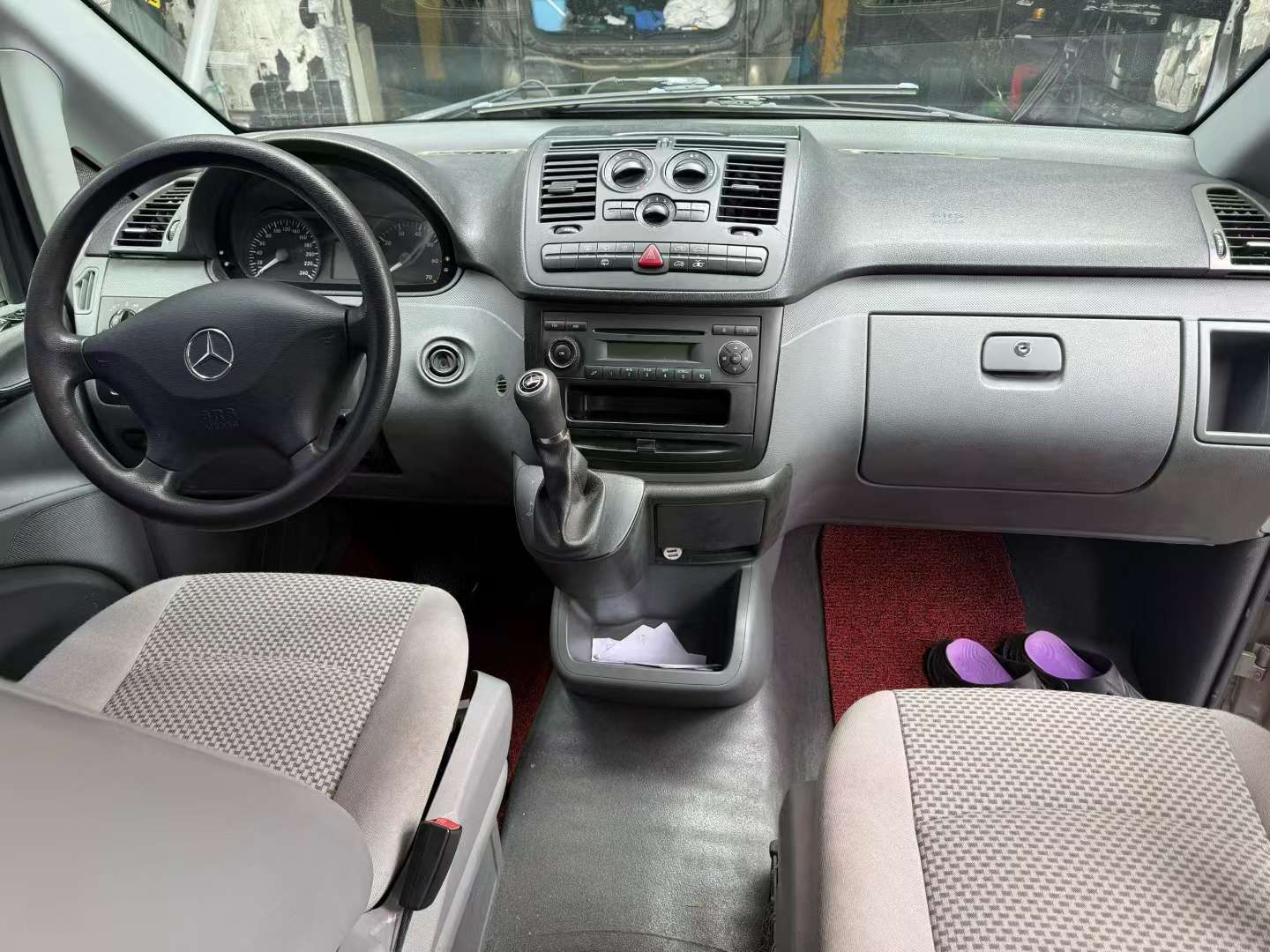 Mercedes-Benz Vito 2.5L Automatic 9-Seater 6