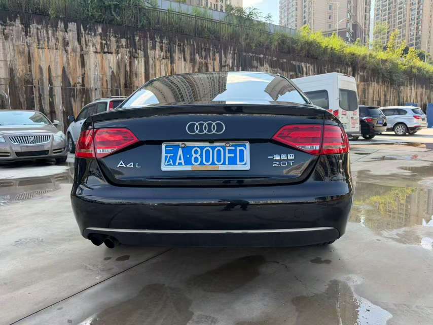 Audi A4 2.0T Automatic 2