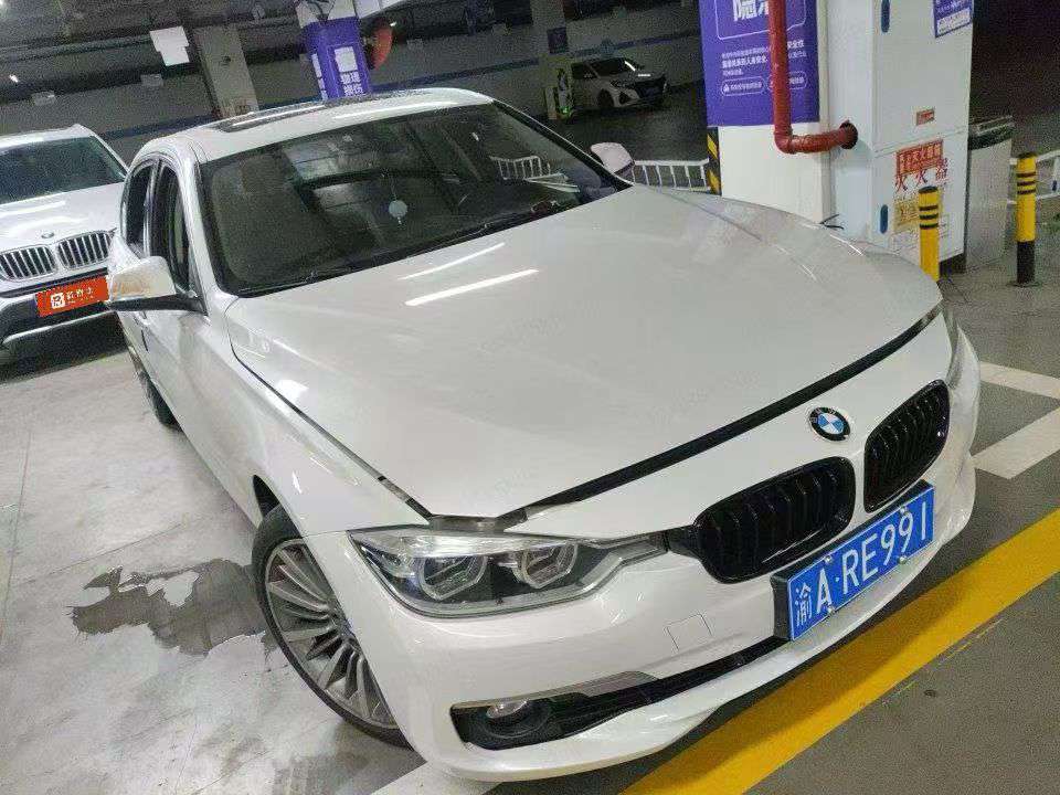 BMW 3 Series 320Li Sport 2