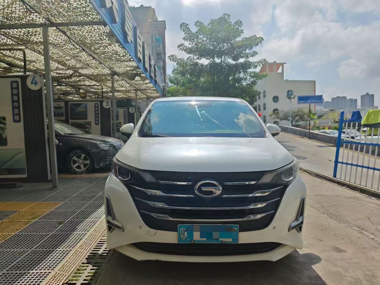 GAC Trumpchi M6 270T DCT Luxury Edition (7-Seater)