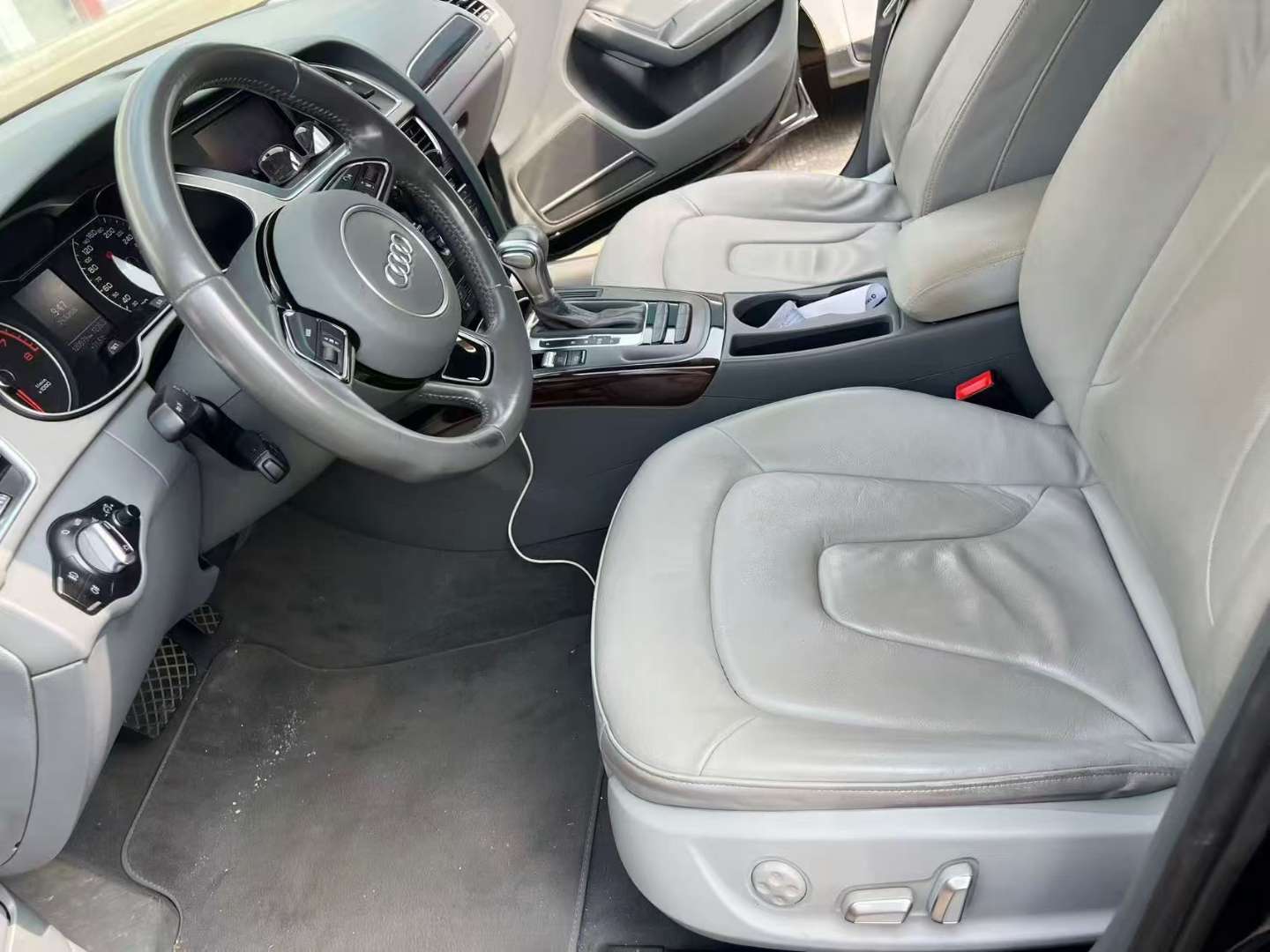 Audi A4L 2015 2.0TFSI 35TFSI Comfort 3