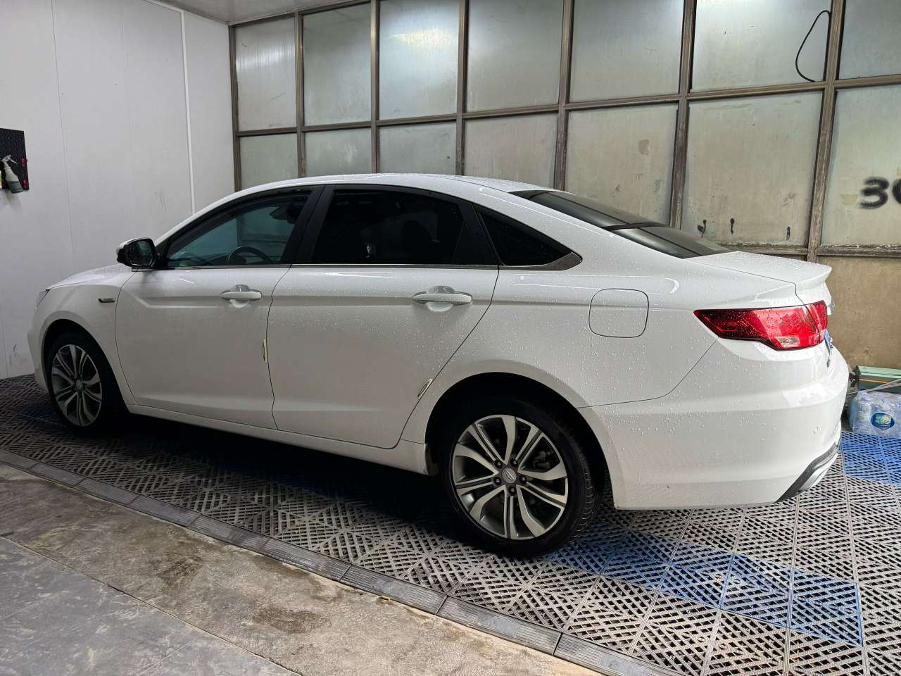 Geely Emgrand GL High Trim 2