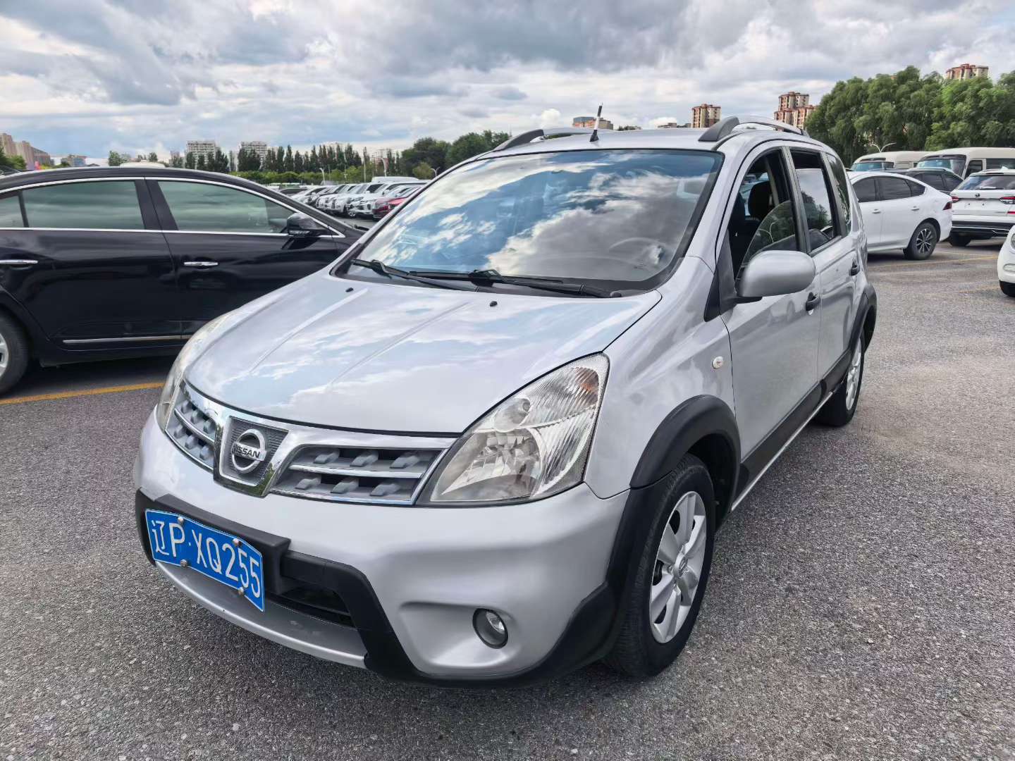 Nissan Livina