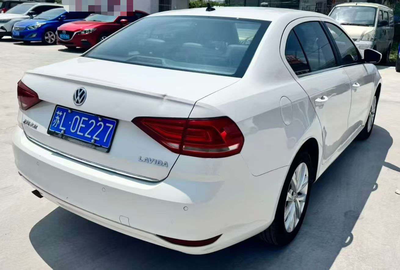 Volkswagen Lavida 6