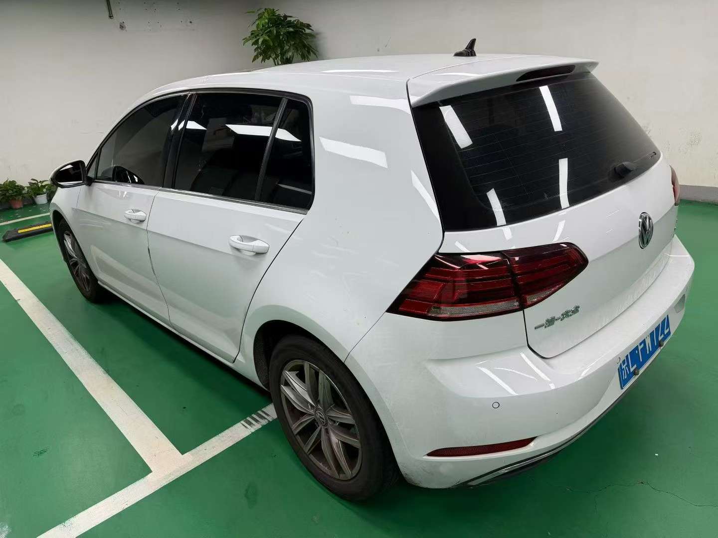 Volkswagen Golf 1.4T Automatic Sunroof Edition 4