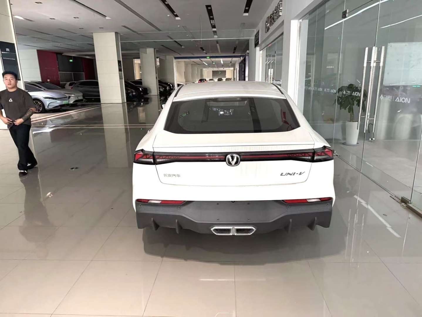 Changan UNI-V iDD 1.5 CVT BlueCore 136KM 9