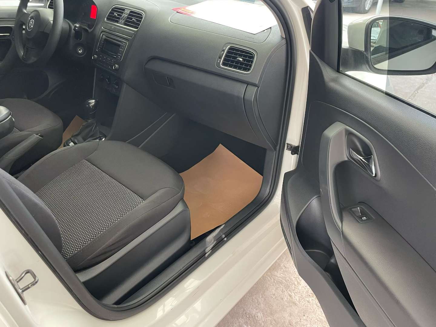 Volkswagen Polo 2013 1.4L Automatic 5