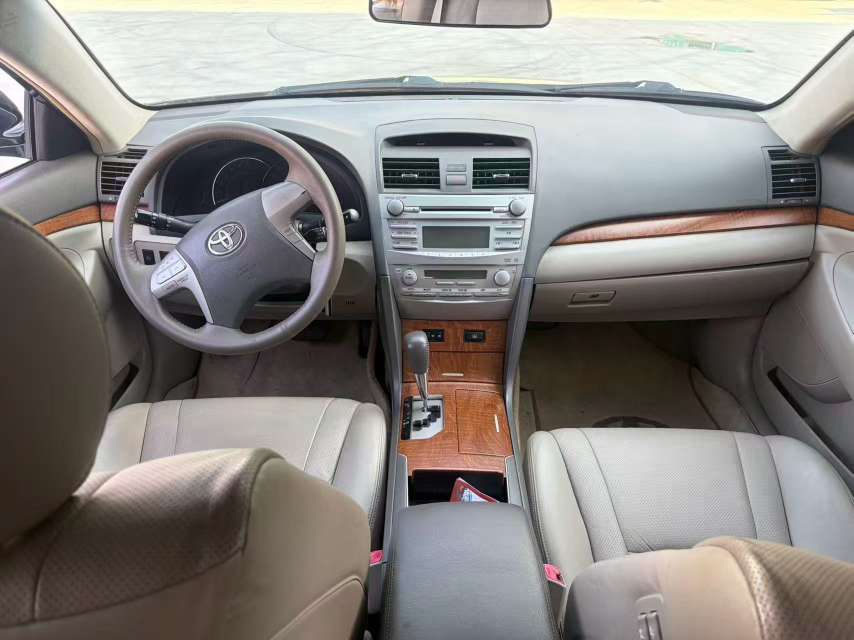 Toyota Camry 8