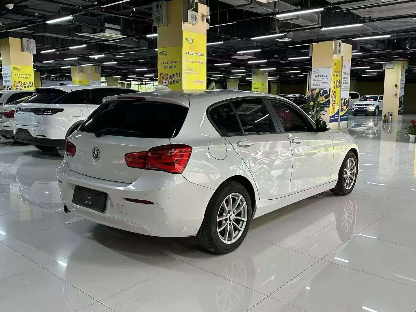 BMW 1 Series 118i Leading Edition 6