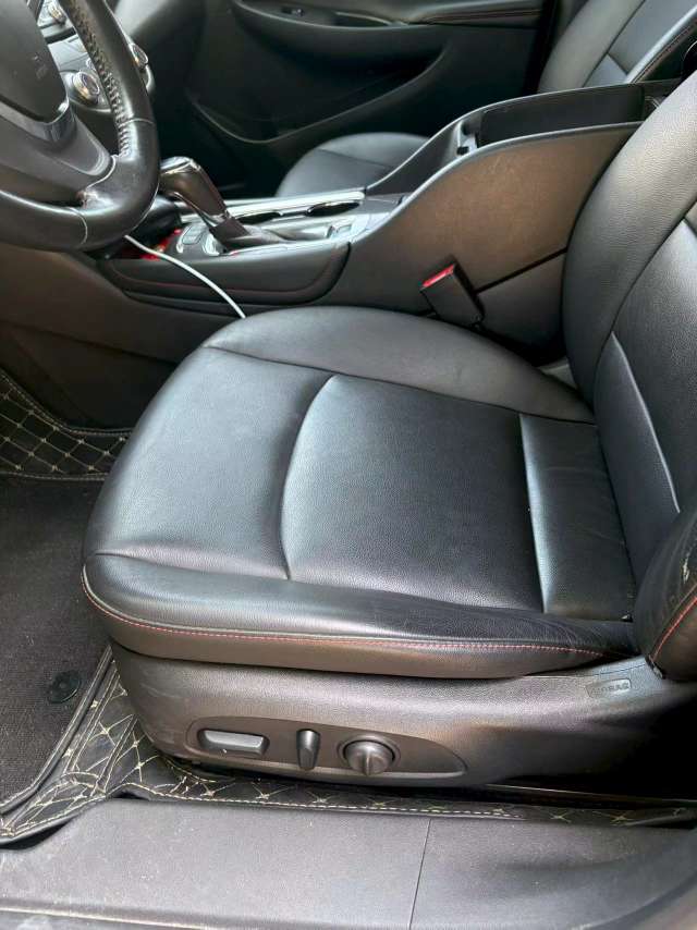 Chevrolet Malibu XL 2.0T Redline Edition 3