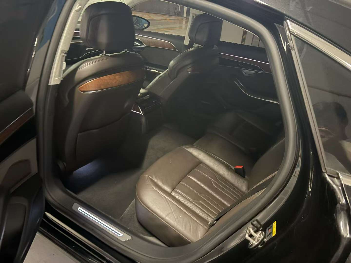 Audi A8 3.0 Luxury 4