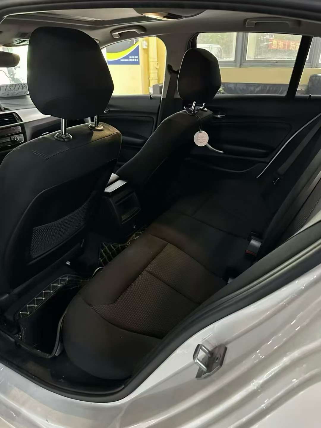 BMW 1 Series 118i Leading Edition 8