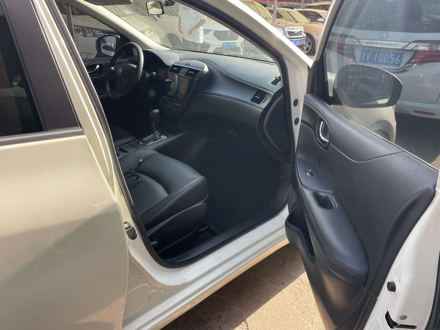 Nissan Tiida 2014 1.6L Automatic 5