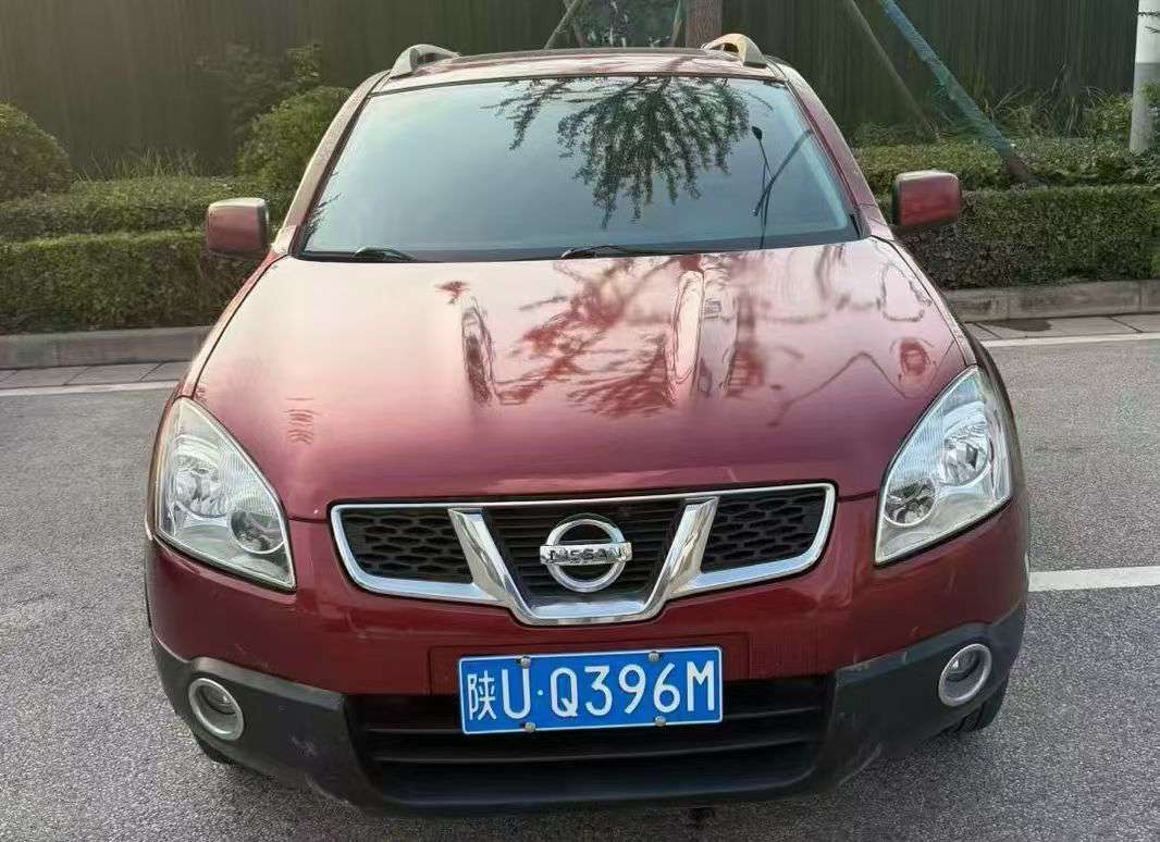 Nissan Qashqai 2011 Automatic with Sunroof