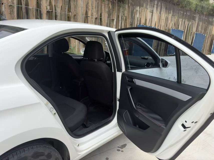 Volkswagen Jetta 9