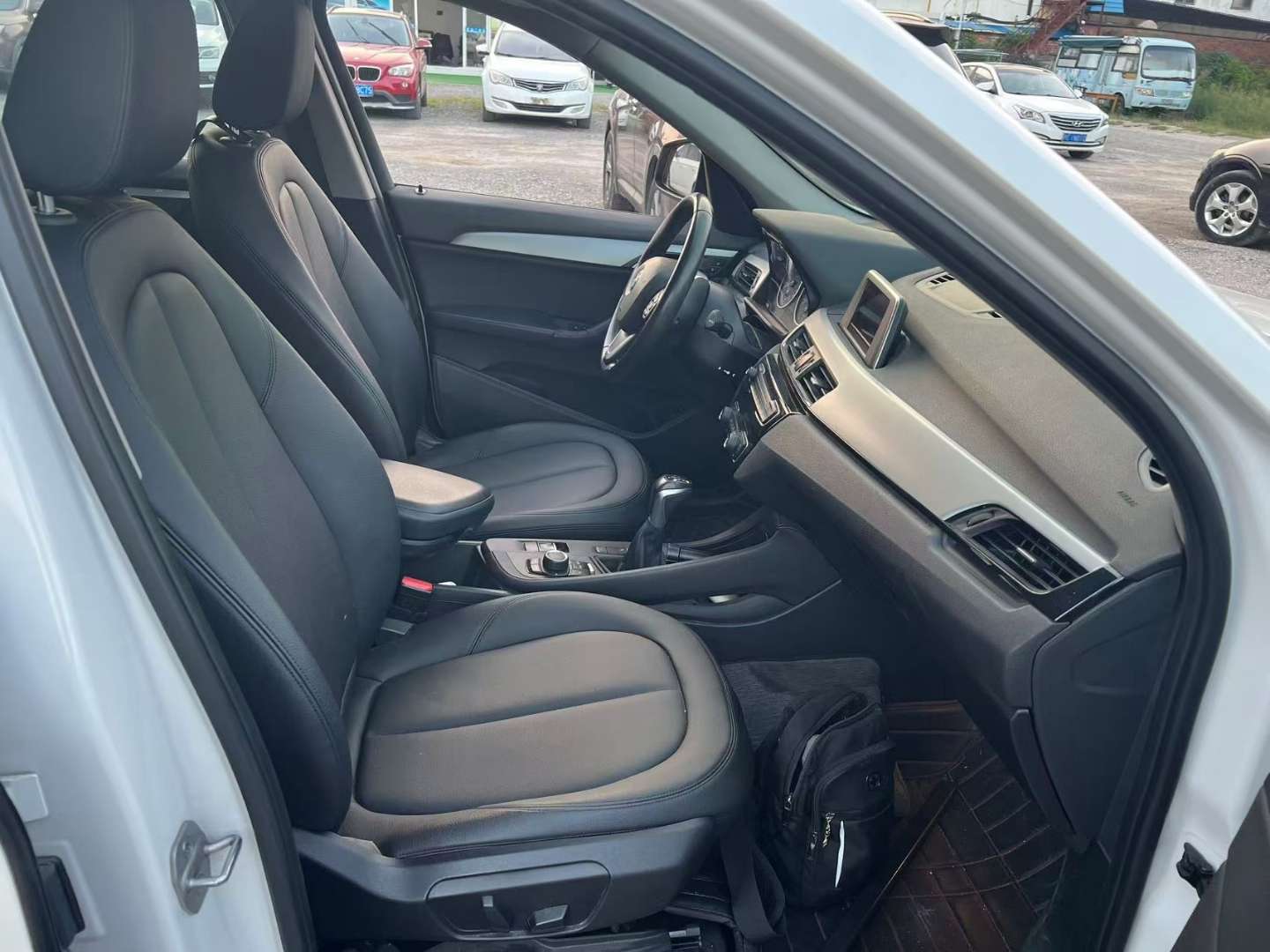 BMW X1 2016 1.5T Automatic Sunroof Premium Edition 8