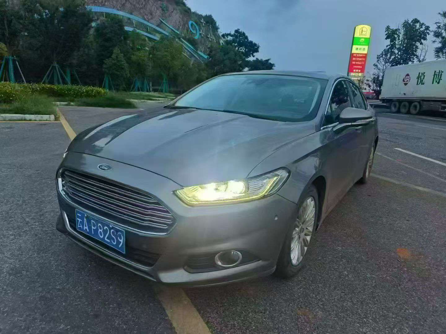 Ford Mondeo 2.0T Luxury