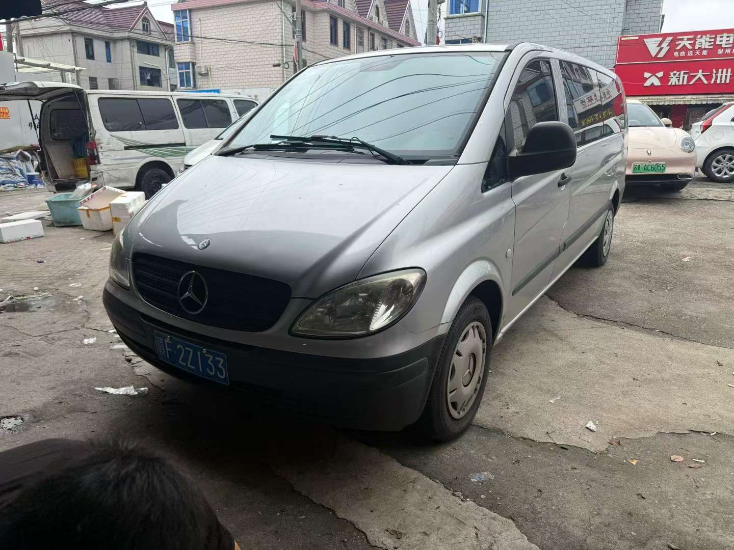Mercedes-Benz Vito 2.5L Automatic 9-Seater 3