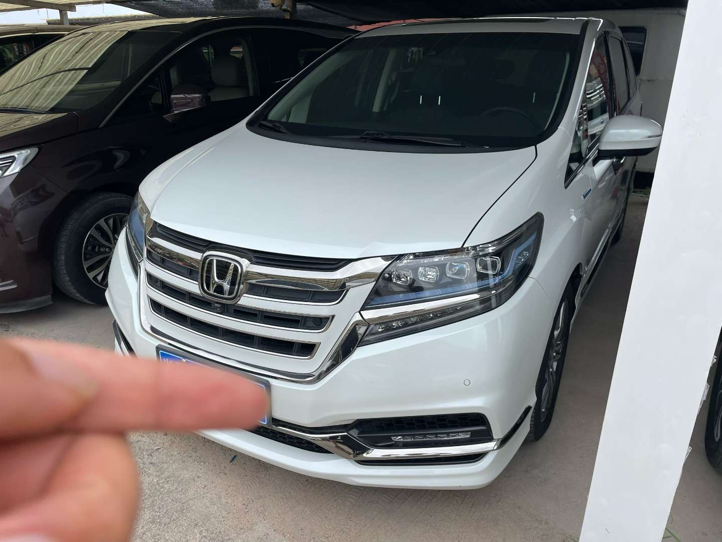 Honda Elysion Hybrid Edition Supreme Top Trim