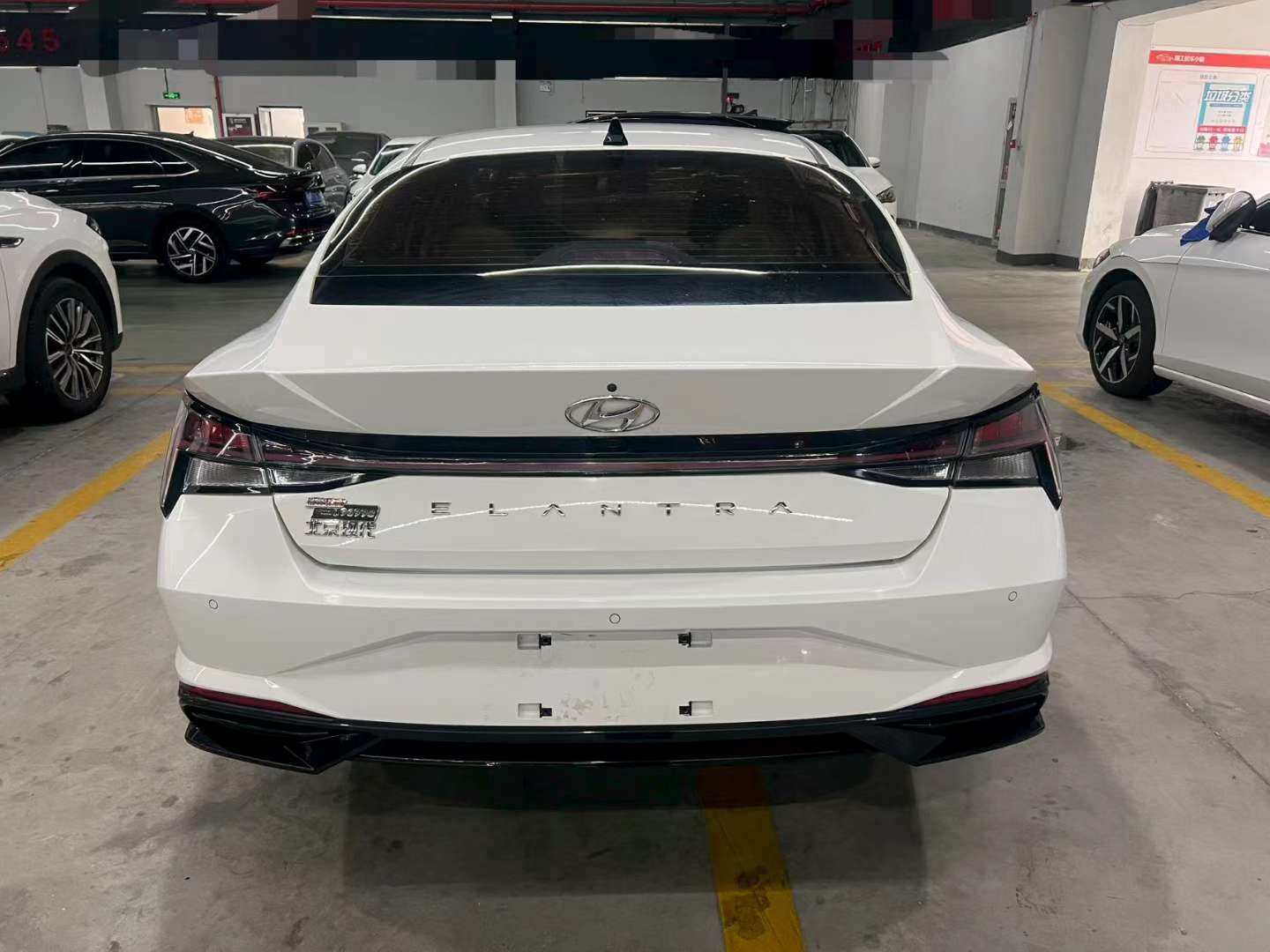 Hyundai Elantra 2022 1.5L LUX Premium 8