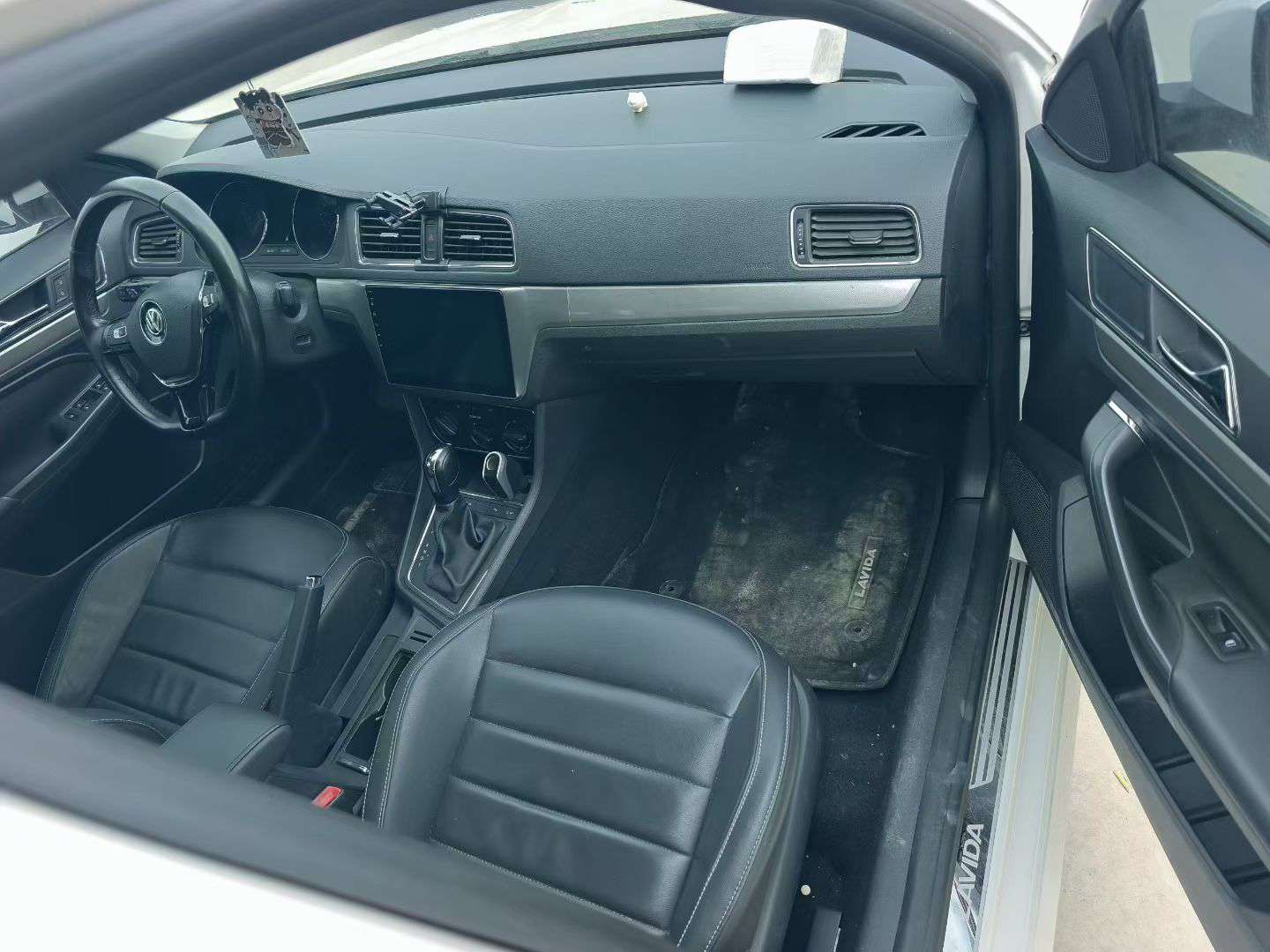 Volkswagen Lavida 1.6L 5