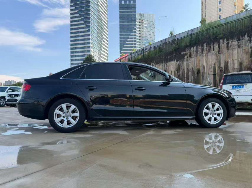 Audi A4 2.0T Automatic 5