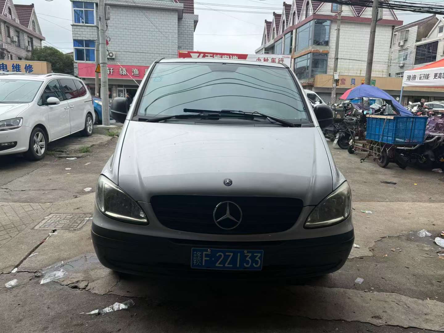 Mercedes-Benz Vito 2.5L Automatic 9-Seater