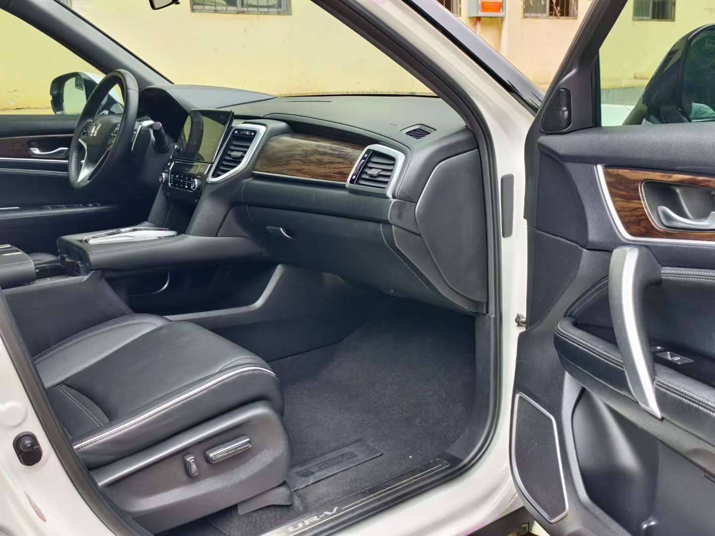 Honda UR-V 2017 370TURBO FWD Prestige 4