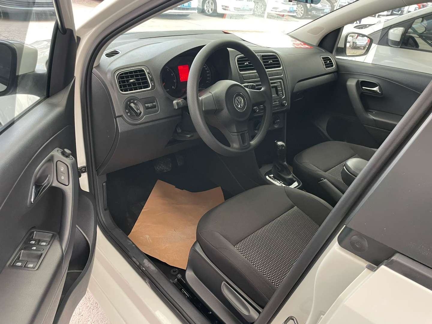 Volkswagen Polo 2013 1.4L Automatic 2