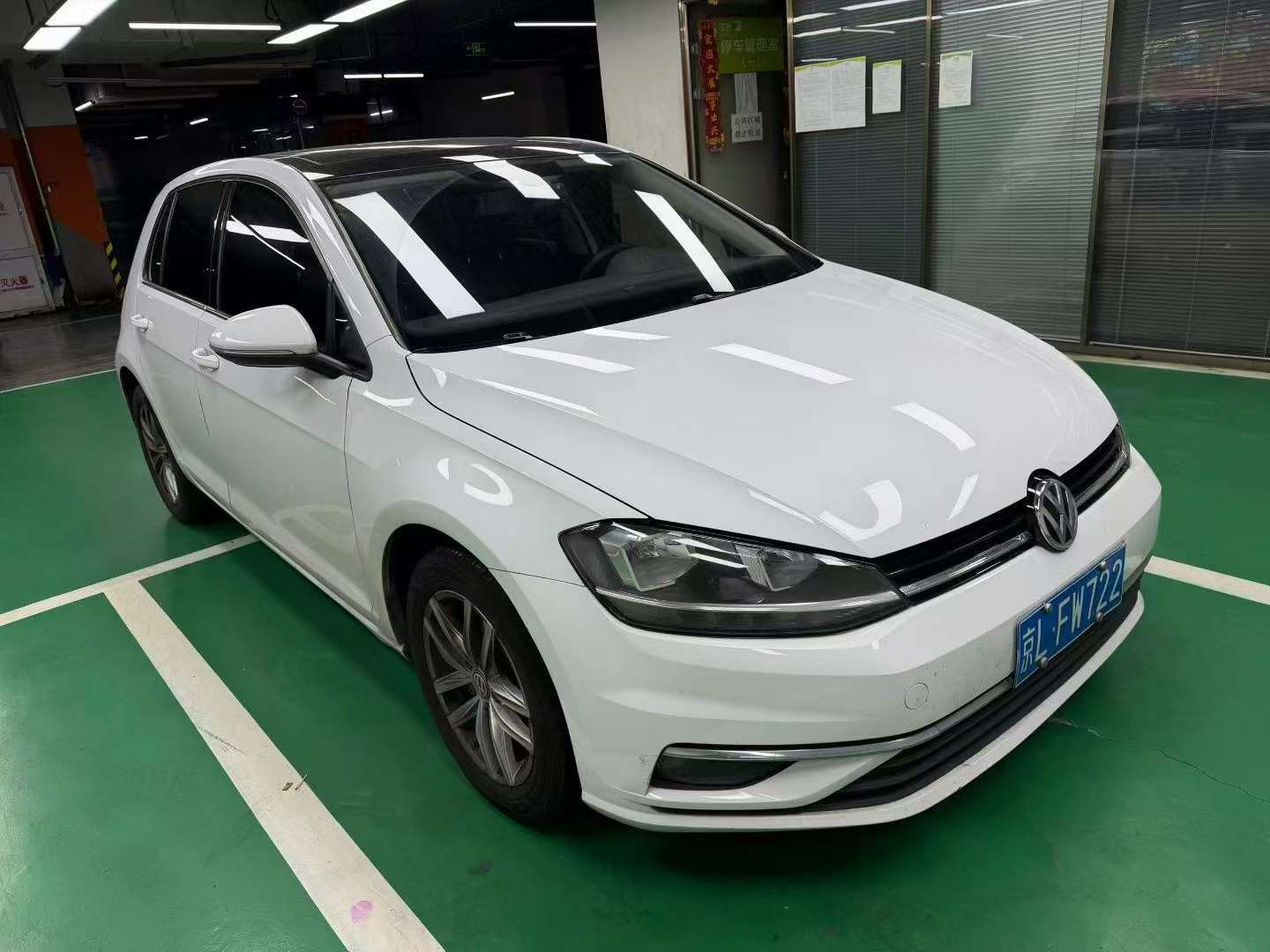 Volkswagen Golf 1.4T Automatic Sunroof Edition