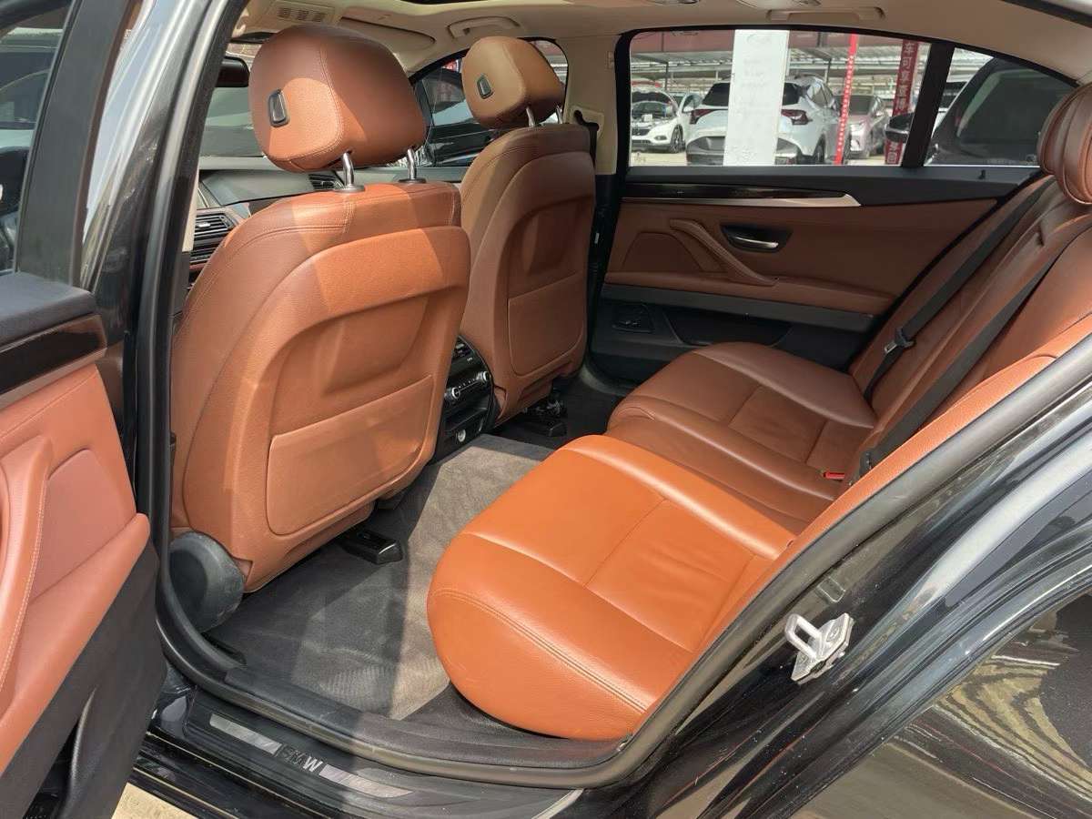 BMW 5 Series 528Li 3