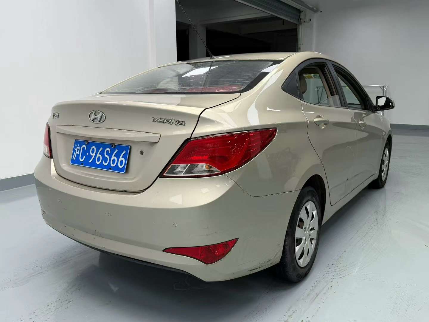 Hyundai Verna 1.4 6