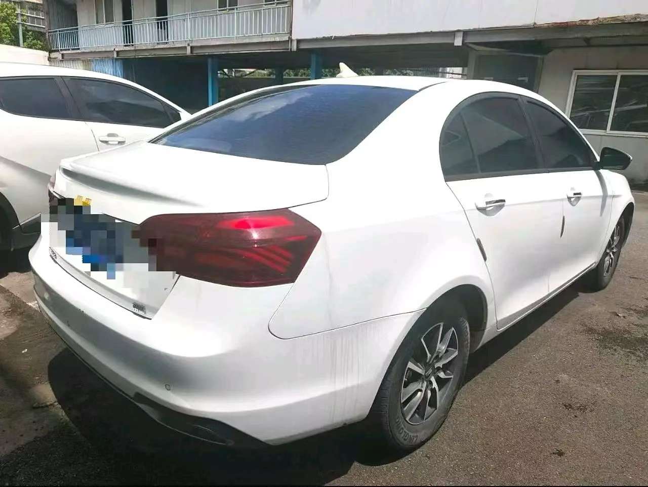 Geely Emgrand 2020 1.5L Manual Comfort 6
