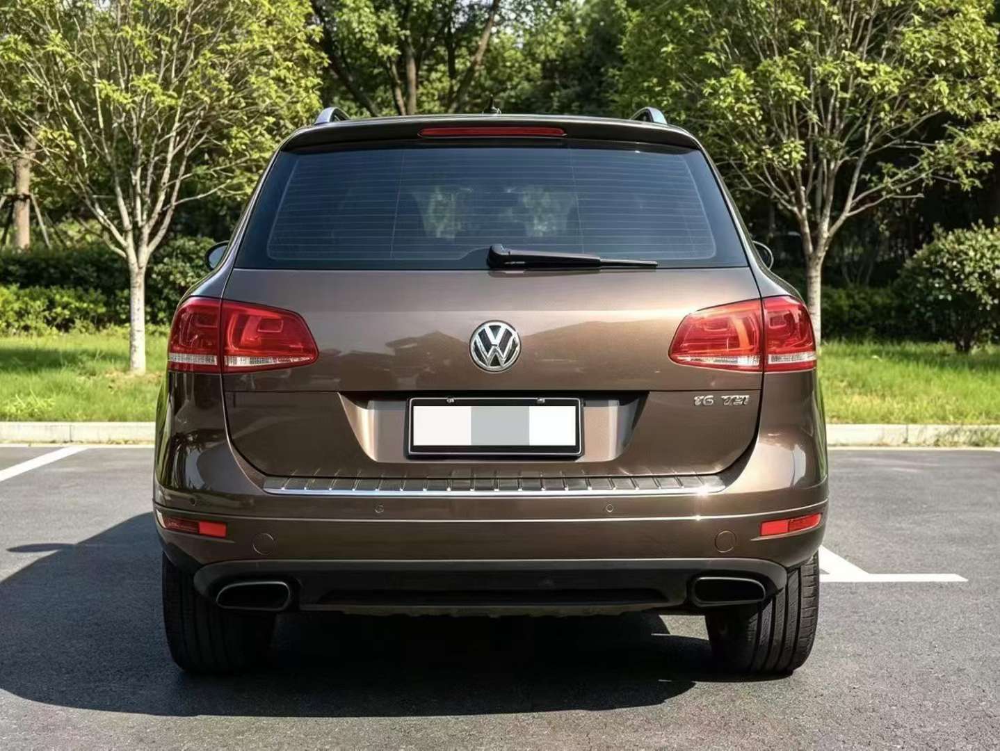 Volkswagen Touareg High Trim with Suspension Lift 3