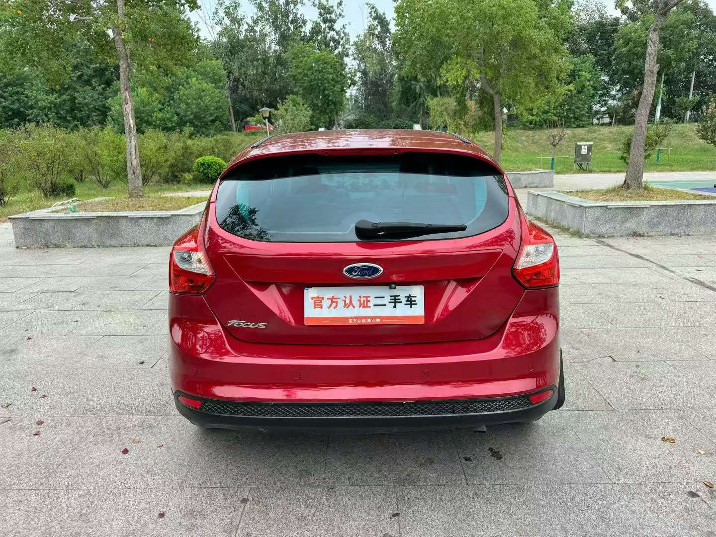 Ford Focus Focus 1.6L Automatic 8