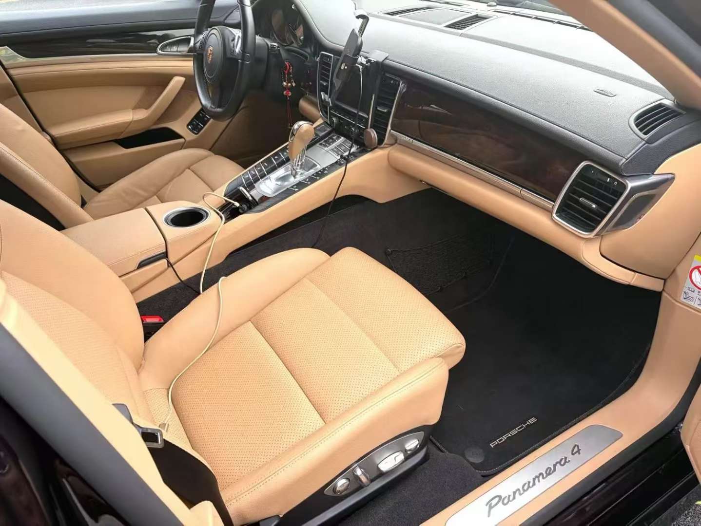Porsche Panamera 4