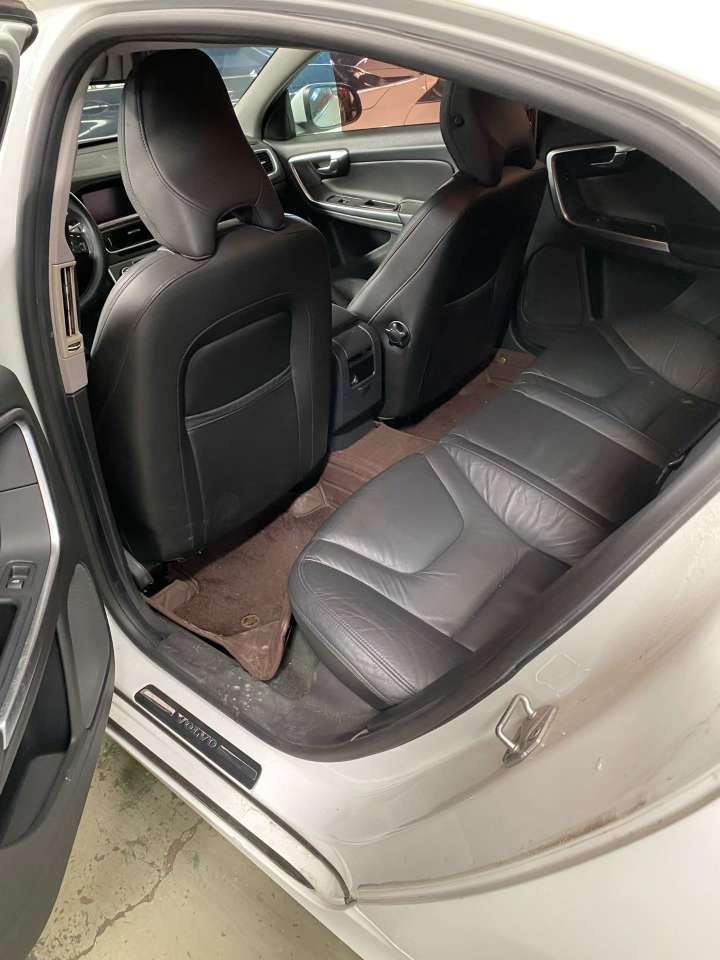 Volvo S60 2.0T High Trim 7