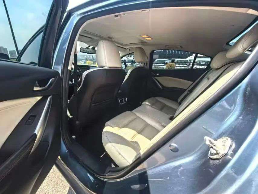 Mazda Atenza 5