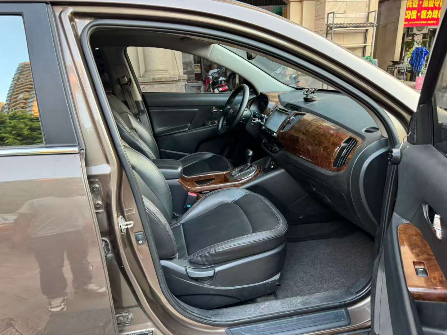 Kia Sportage 2.0L Automatic FWD GLS 5