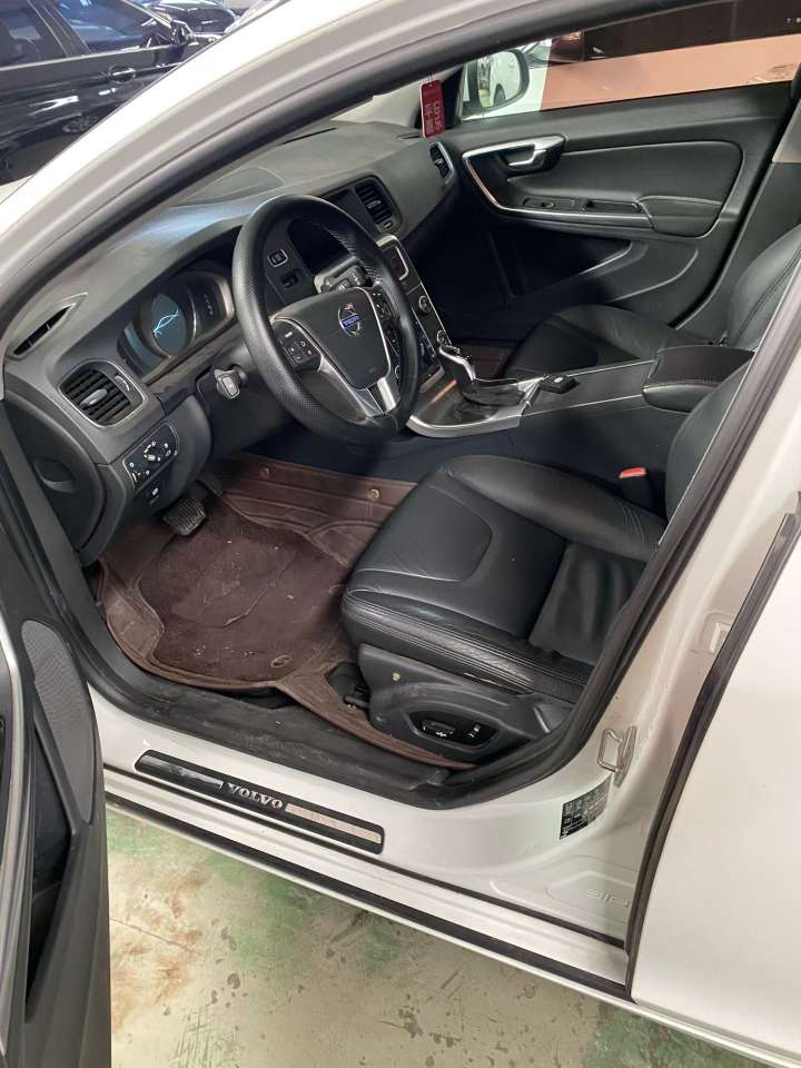 Volvo S60 2.0T High Trim 6