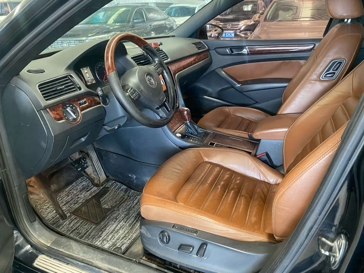 Volkswagen Passat 3.0L V6 4