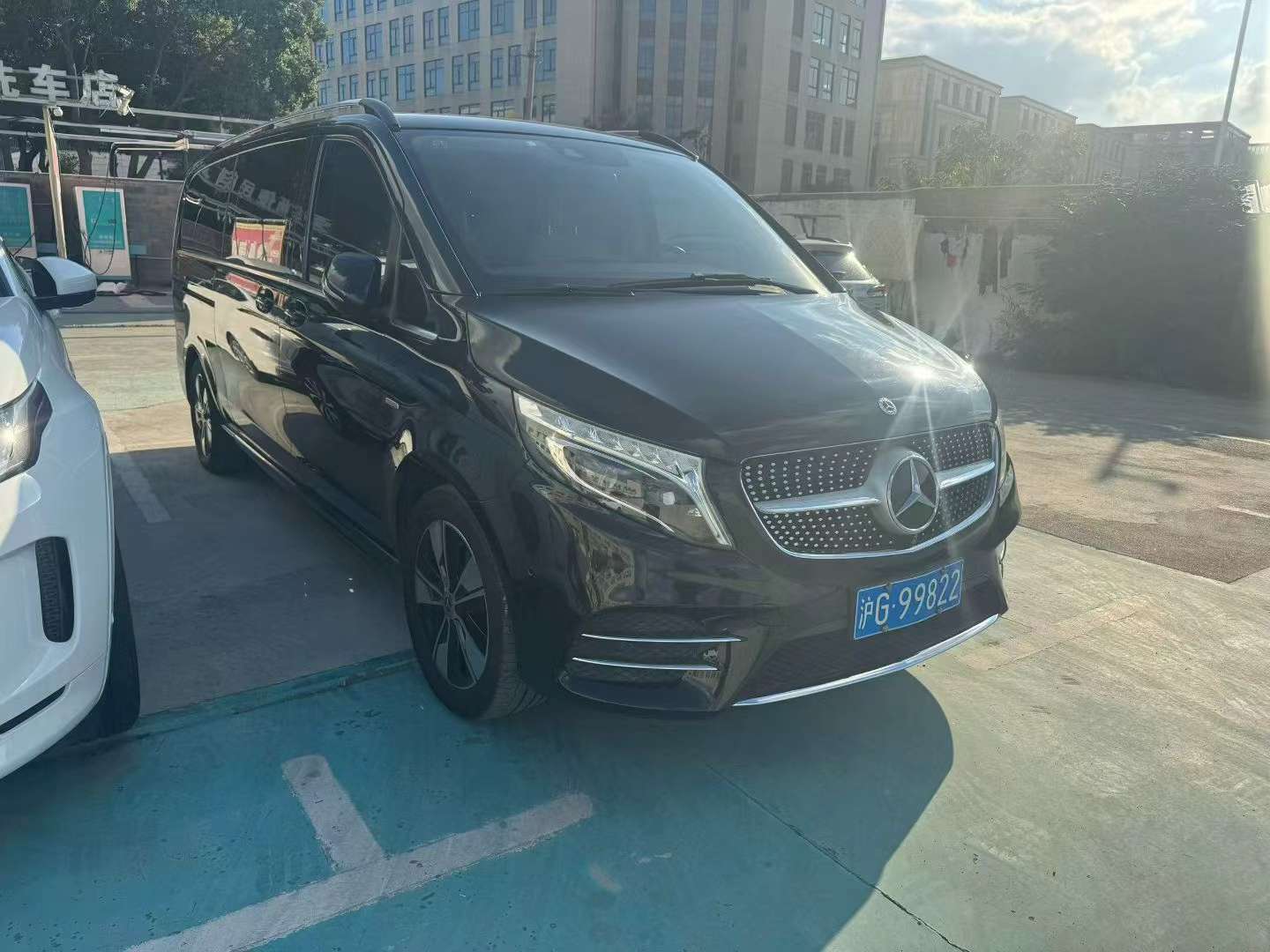 Mercedes-Benz V260L Prestige Long Wheelbase 3