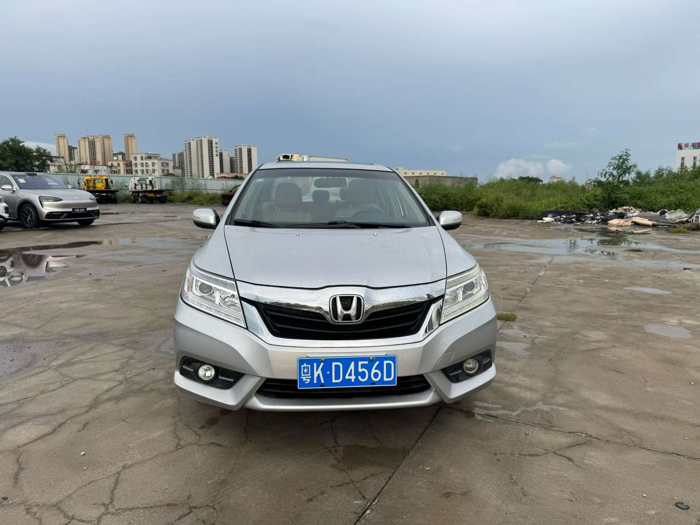 Honda Crider 1.8 Automatic Luxury Edition 2