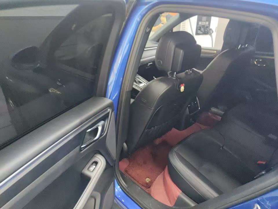 Porsche Macan 2.0T 6