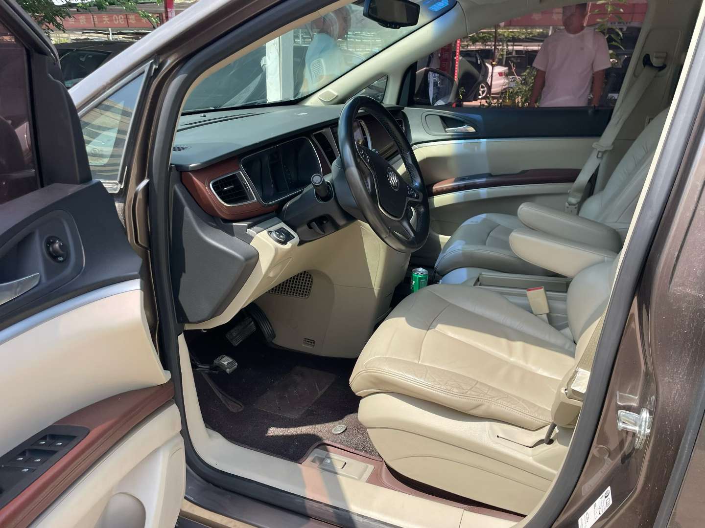 Buick GL8 3.0L Luxury Business Haoya Edition 2
