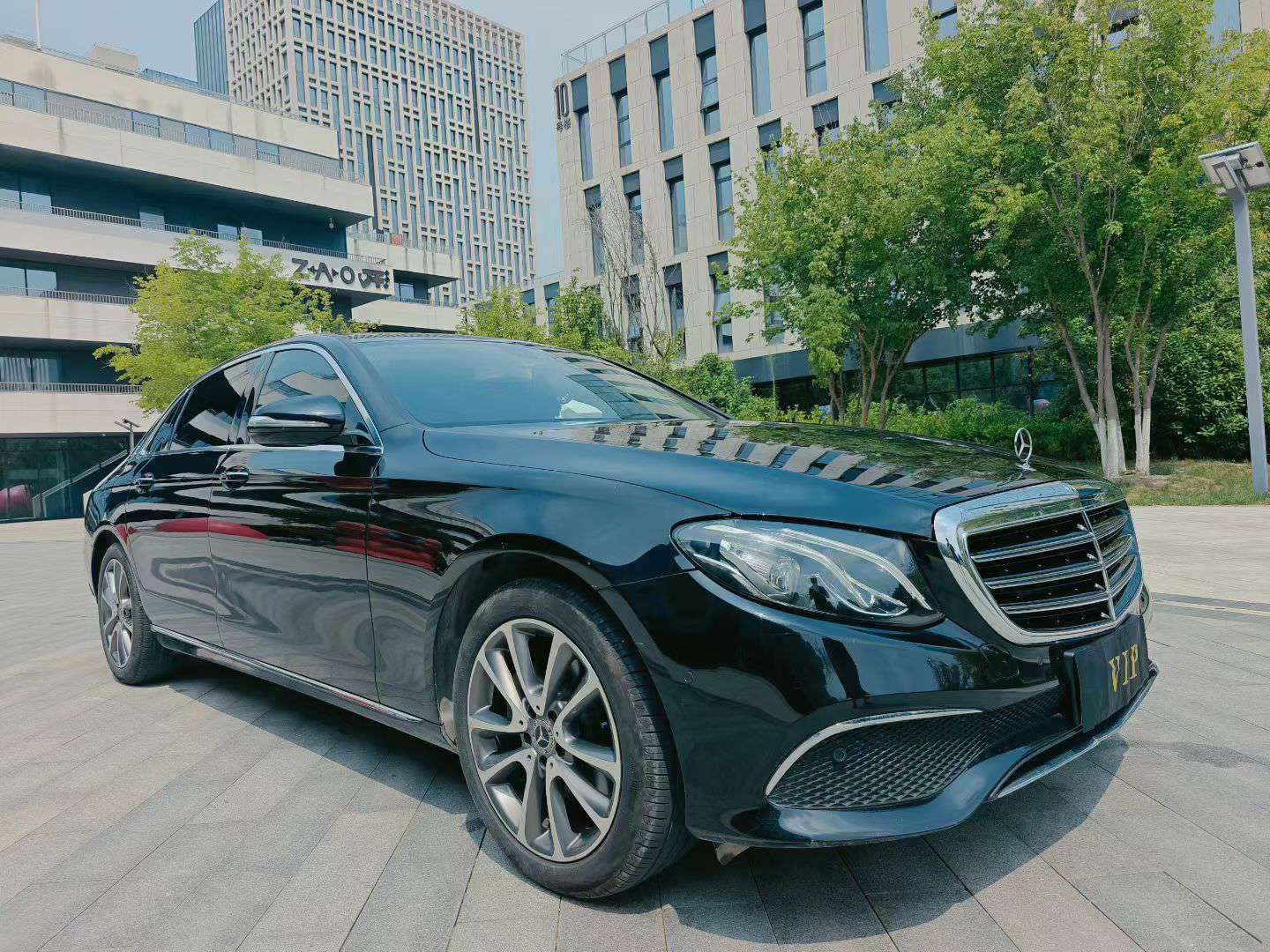 Mercedes-Benz E-Class 2.0T Automatic with Sunroof 2